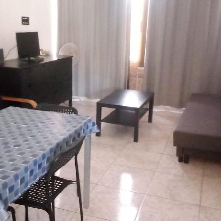 Primavera appartement tot 6 personen. Arona  Esterno foto