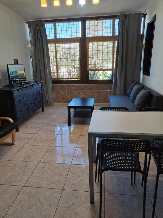 Primavera appartement tot 6 personen. Arona  Esterno foto
