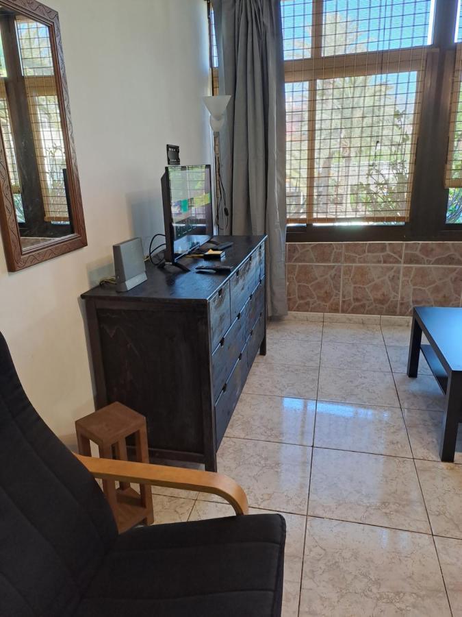 Primavera appartement tot 6 personen. Arona  Esterno foto