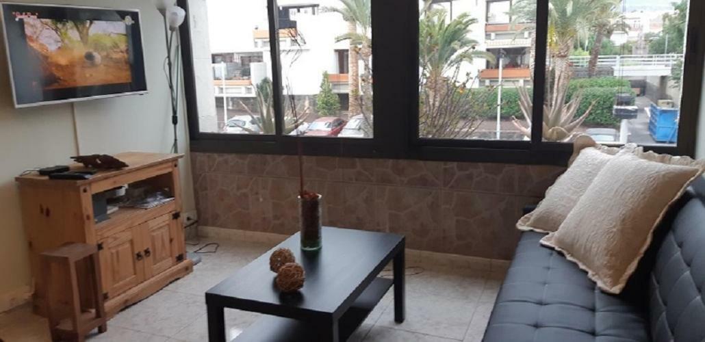 Primavera appartement tot 6 personen. Arona  Esterno foto